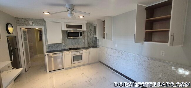 Foto del edificio - 235 Savin Hill Ave