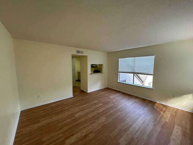 Foto del edificio - 3350 Altamont Rd