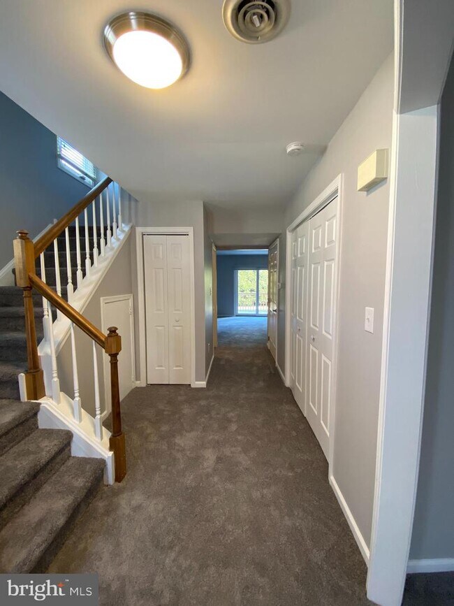 Building Photo - 76 Yellowwood Dr