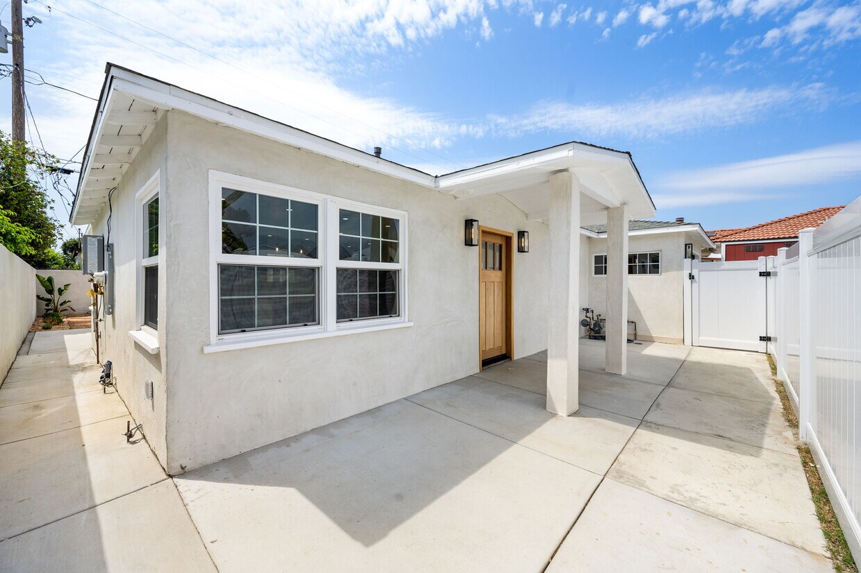 Foto principal - 137 N Lincoln St