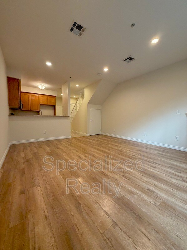 Foto del edificio - 5716 Whitsett Ave