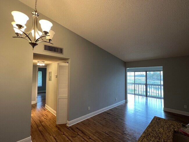 Building Photo - 1111 Duncan Cir