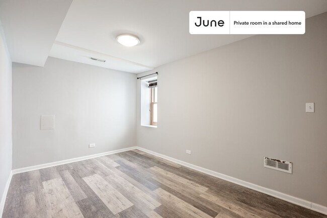 Foto del edificio - Room in Shared 3 bed/2 bath home