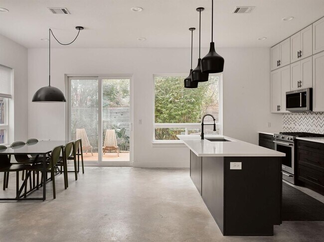 Foto del edificio - 910 Gullett St