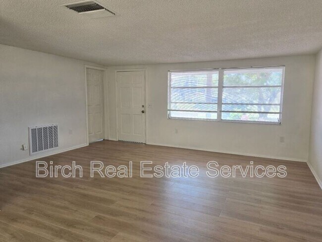 Foto del edificio - 3200 Peterborough St