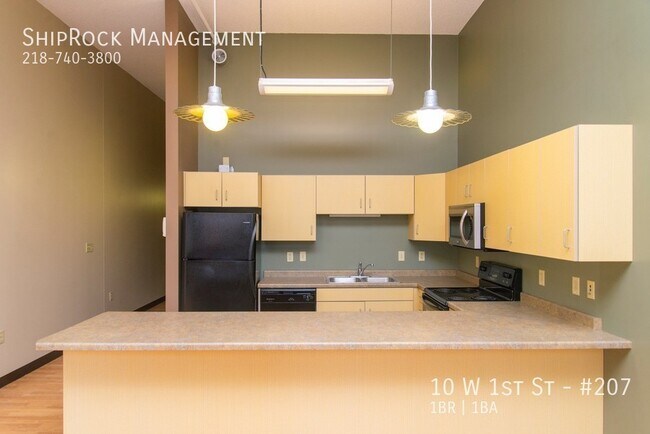 Foto del edificio - Bridgeman Russell Apartments #207