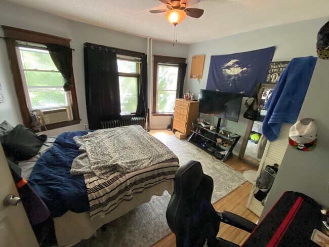 Foto del edificio - 2404 Lyndale Ave S