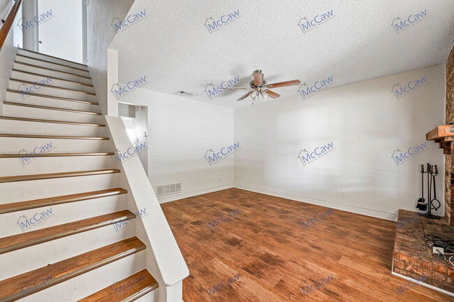 Photo - 800 Bluebonnet Dr Townhome