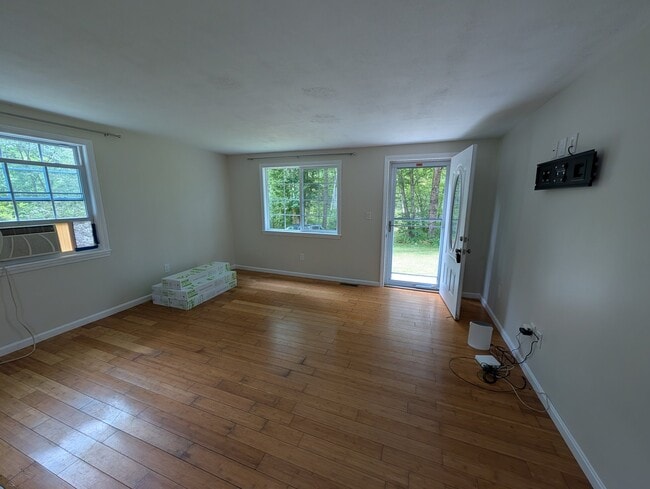Building Photo - 28 Flutter St