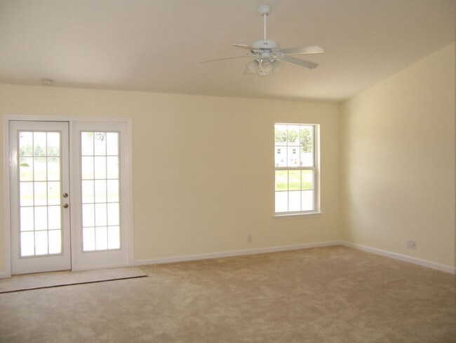 Foto del edificio - 4 bedroom/2 bath in Lake Victoria