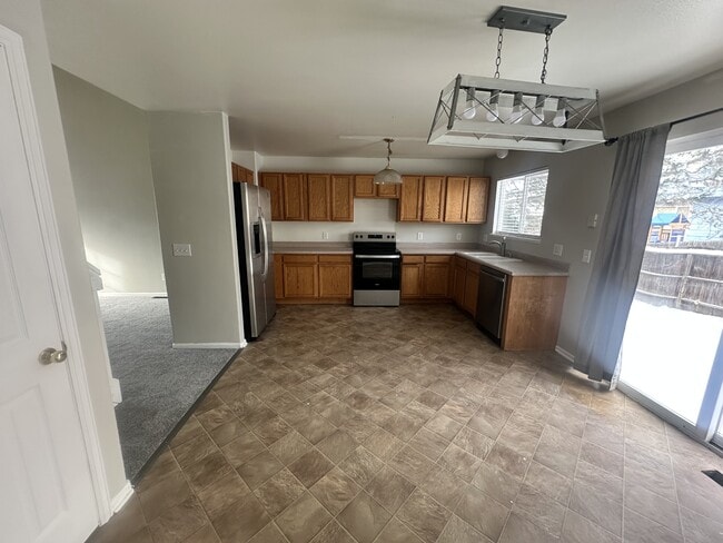 Building Photo - 3159 Heather Glen Dr