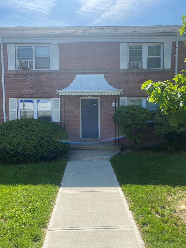 Front Entrance - 50 Courtland Ave