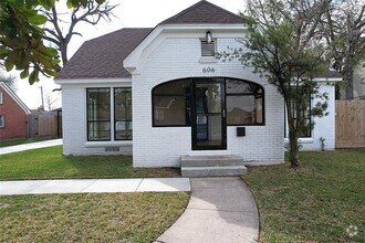 Building Photo - 606 Canadian St
