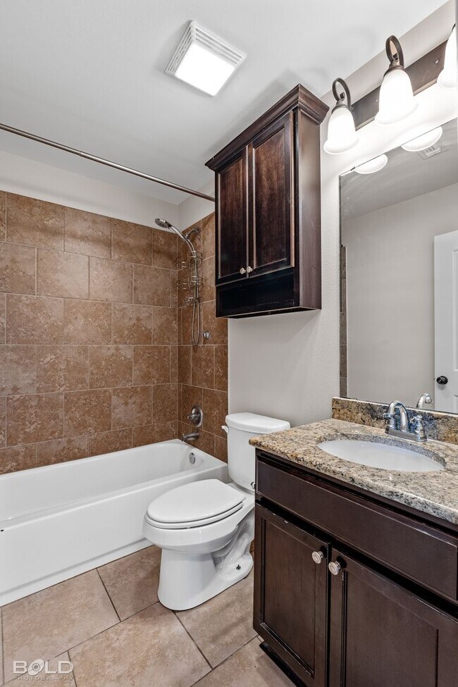 Foto del edificio - 2370 Tallgrass Cir