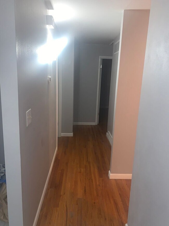 Foto del edificio - Beautiful 3 bed 1 bath home.  Wait till yo...
