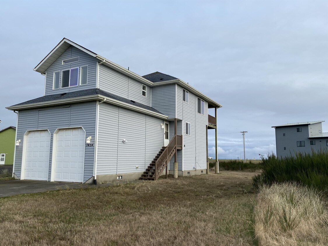 1424 Storm King Way SW, Ocean Shores, WA 98569 House Rental in Ocean