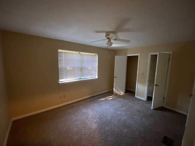 Foto del edificio - 617 Plymouth Ct