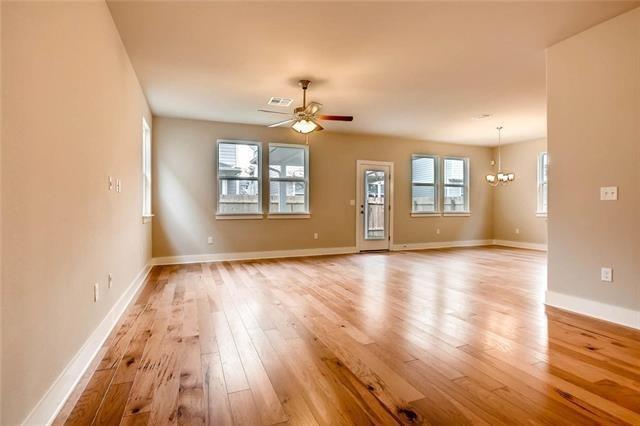 Foto del edificio - 7404 Wallach St