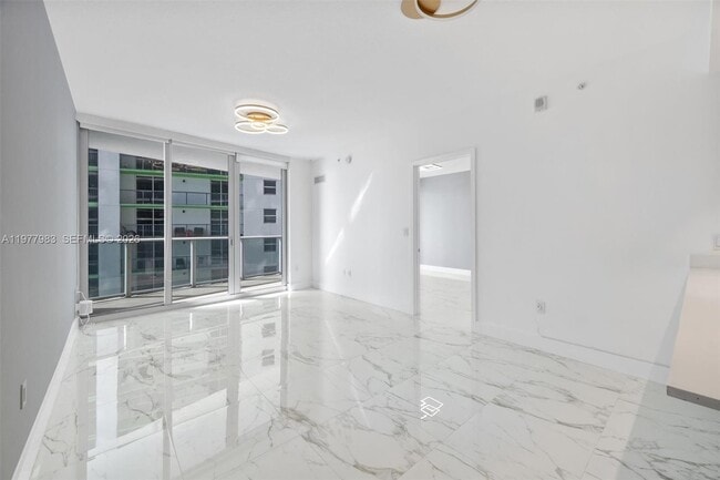 Foto del edificio - 488 NE 18th St