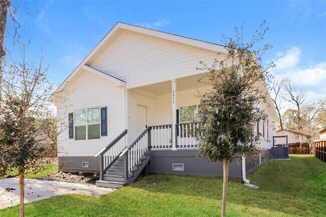 Foto del edificio - 6613 Greenhurst St