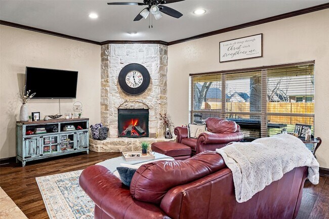 Foto del edificio - 8918 N Longwood Dr