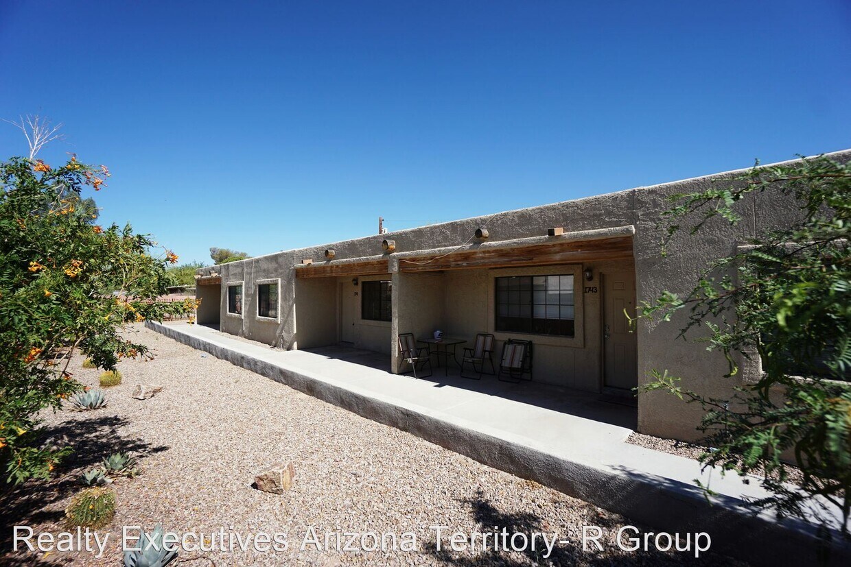 Foto principal - 2 br, 1 bath House - 1745 N. Palo Verde Blvd