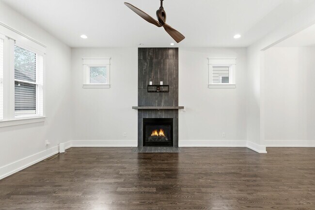 Foto del edificio - 1708B 15th Ave S