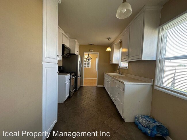 Foto del edificio - 3 br, 2 bath House - 2241 W Corak St