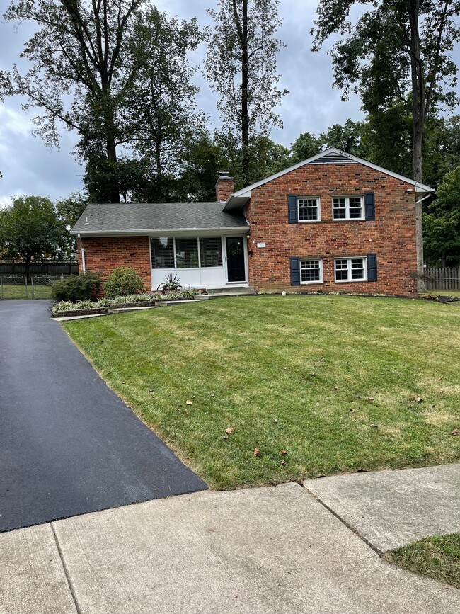 Foto del edificio - 7603 Cosgrove Pl