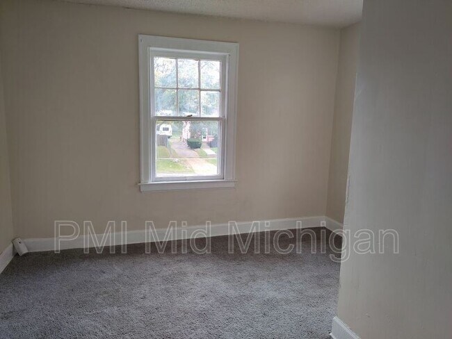 Building Photo - 200 W McClellan St