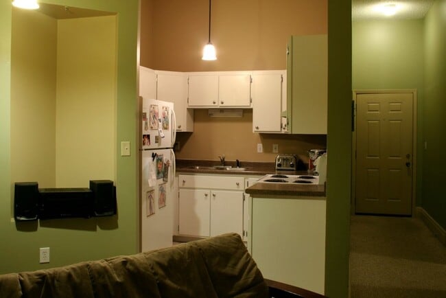 Interior Photo - 1018