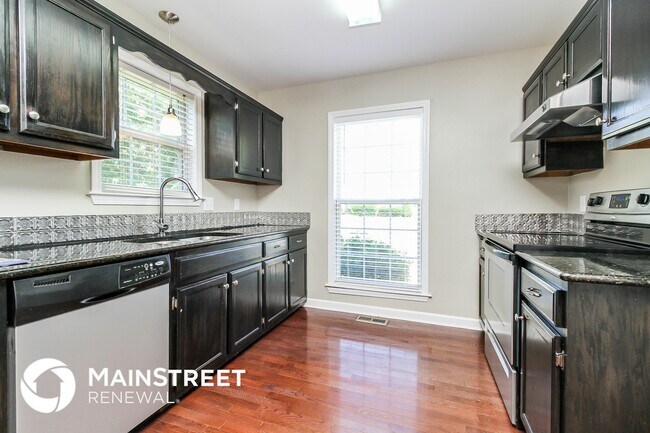 Foto del edificio - 2921 Stapleton Dr