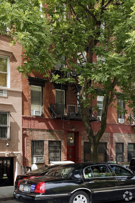 Building Photo - 109 E 2nd St