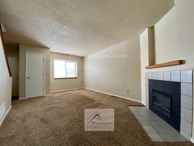 Foto del edificio - 519 Comanche Village Dr