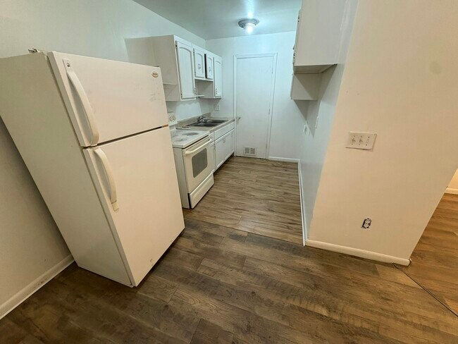 Foto del edificio - 2529 W Riverview Ave