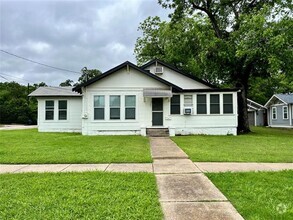 Building Photo - 301 Amarillo St