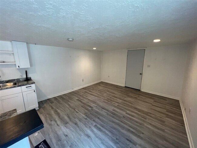 Building Photo - 5603 Rose St