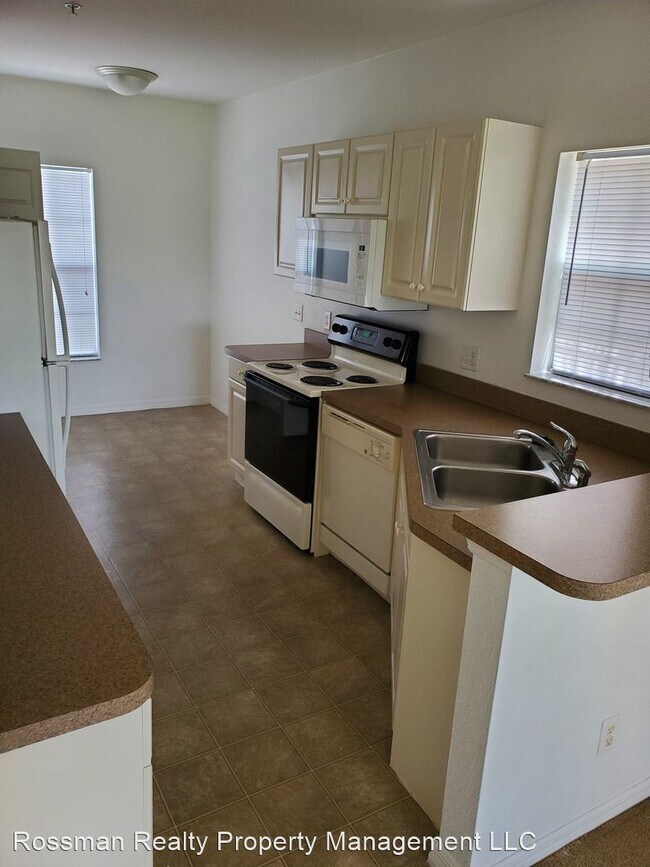 Foto del edificio - 3 br, 2 bath House - 2140 Heron Lake Drive...