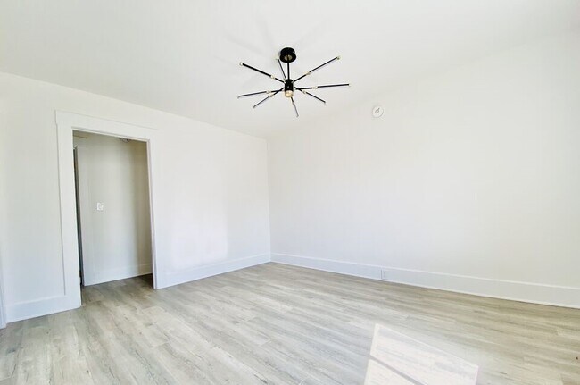 Foto del edificio - 1474 W Vernon Ave