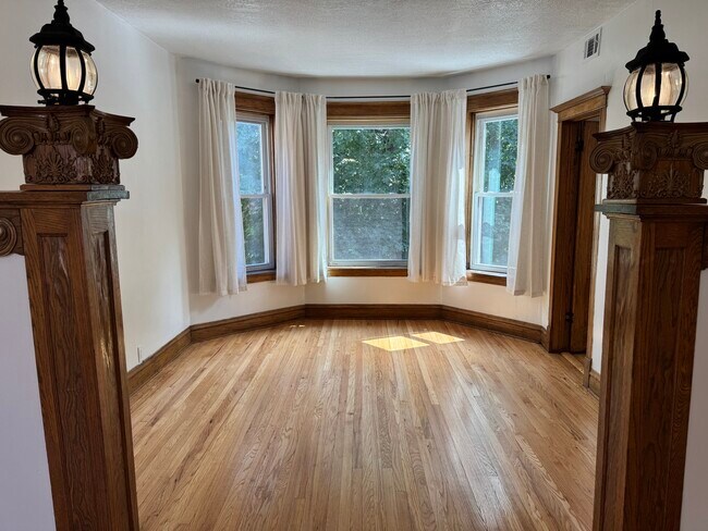 Foto del edificio - 3910 W Wrightwood Ave