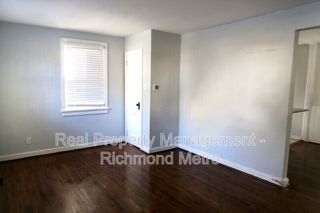Building Photo - 1702 Betty Ln