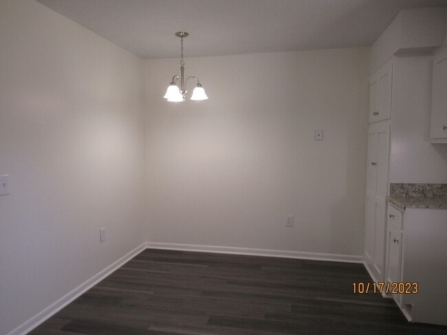 Building Photo - Willow Run Apartments