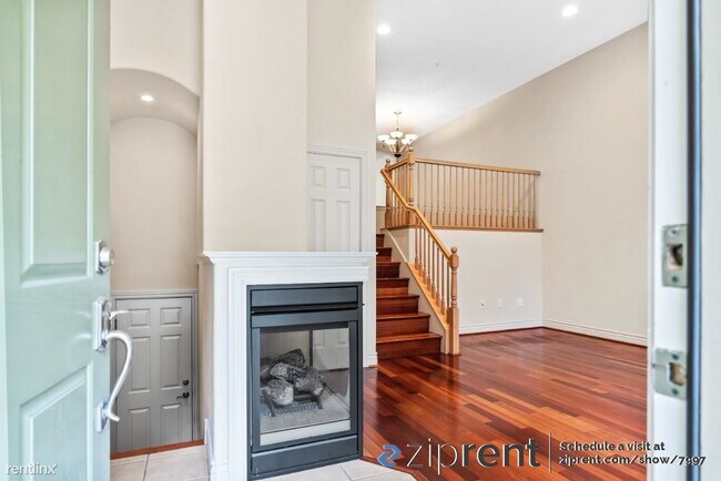 Foto del edificio - 3 br, 2.5 bath Townhome - 254 Fringe Tree ...