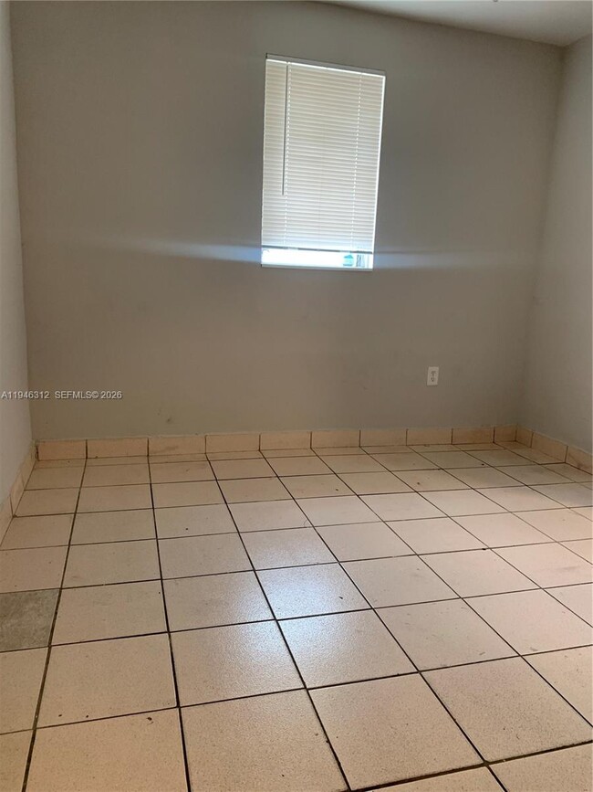 Foto del edificio - 821 SW 29th Ct