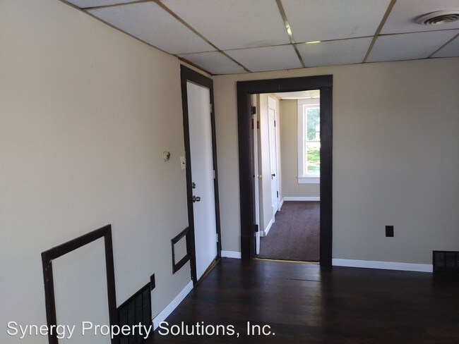 Foto del edificio - 327 S Main St