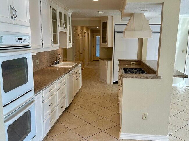 Foto del edificio - 5659 Lymbar Dr