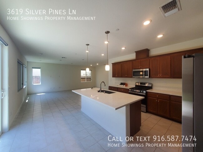 Building Photo - 3619 Silver Pine Ln
