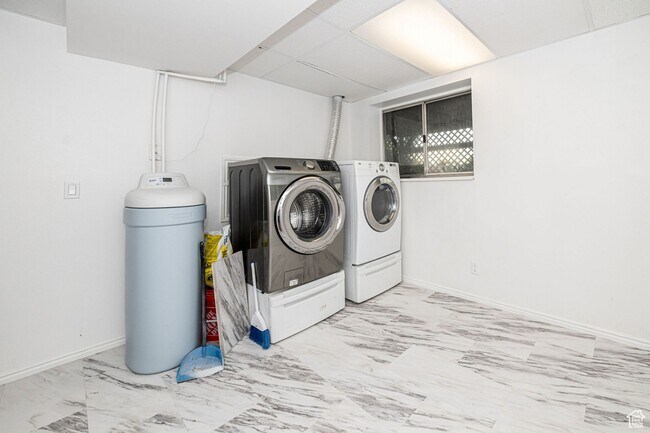 Foto del edificio - 6329 S Fairwind Dr