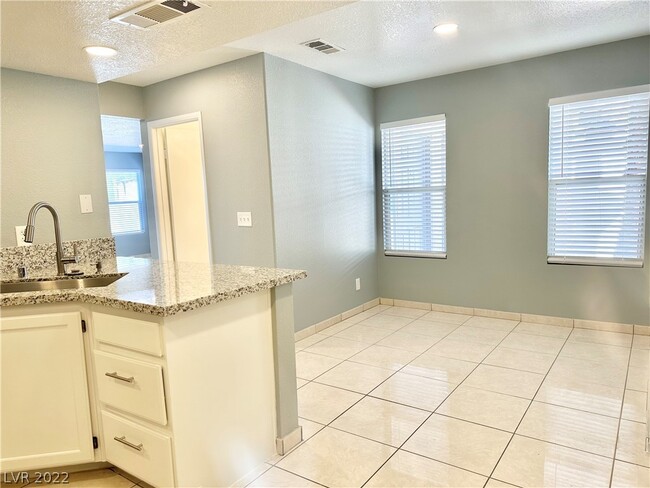 Foto del edificio - 8312 Maplestar Rd