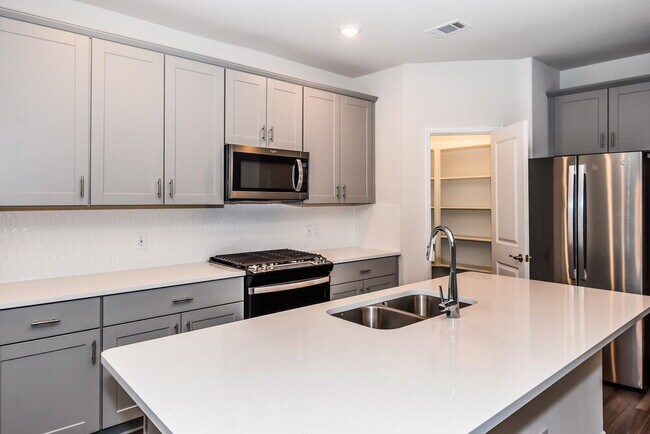 Foto del edificio - 1214 Green Timber Dr